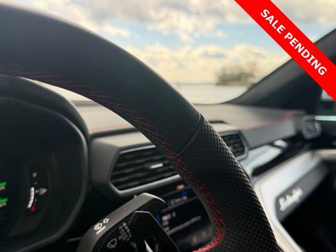 Used 2022 Lamborghini Urus image 22