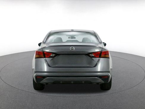 Used 2025 Nissan Altima 2.5 SV FWD image 8