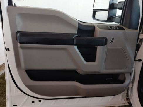 Used 2021 Ford F250 XL w/ Power Equipment Group RWD image 15