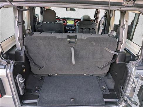 Used 2018 Jeep Wrangler Rubicon w/ Cold Weather Group image 19