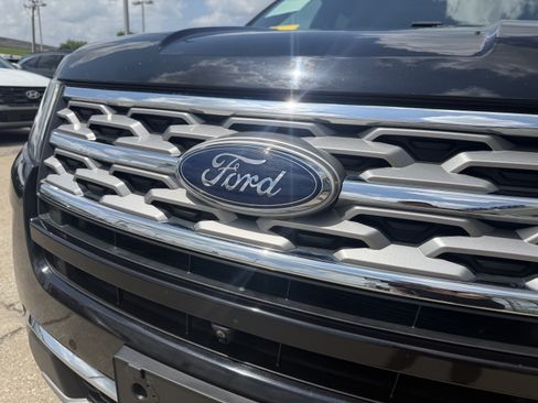 Used 2019 Ford Explorer Limited w/ Ford Safe & Smart Package AWD/4WD image 20