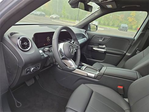 New 2026 Mercedes-Benz GLB 250 4MATIC image 25