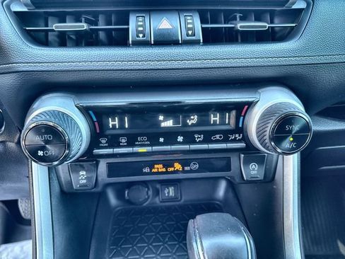 Used 2023 Toyota RAV4 XLE Premium image 27