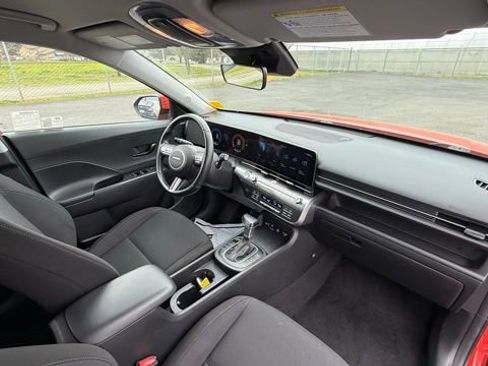 Used 2024 Hyundai Kona SEL image 16