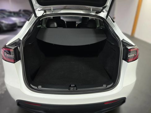 Used 2023 Tesla Model Y Long Range AWD/4WD image 11