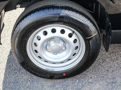 New 2025 Ford Maverick XL image 11