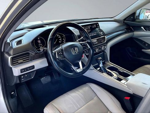 Used 2018 Honda Accord Touring image 14