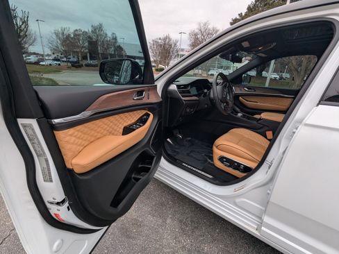 Certified 2023 Jeep Grand Cherokee L Summit w/ Advanced Protech Group IV image 8