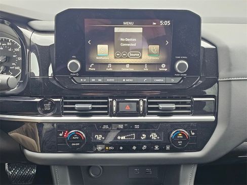 New 2025 Nissan Pathfinder SV image 12