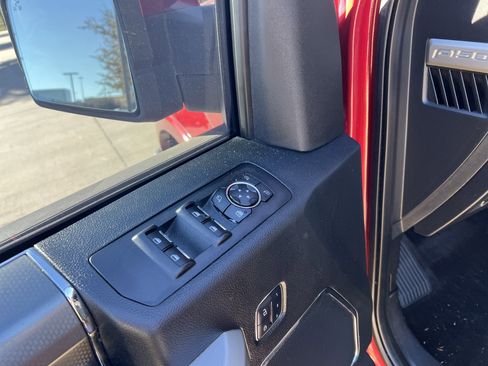 Used 2015 Ford F150 Lariat image 14