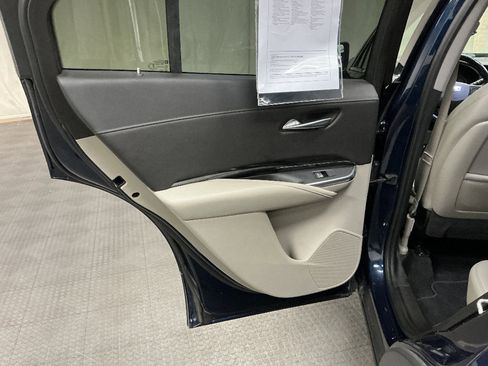 Used 2019 Cadillac XT4 Luxury w/ Cold Weather Package FWD image 23