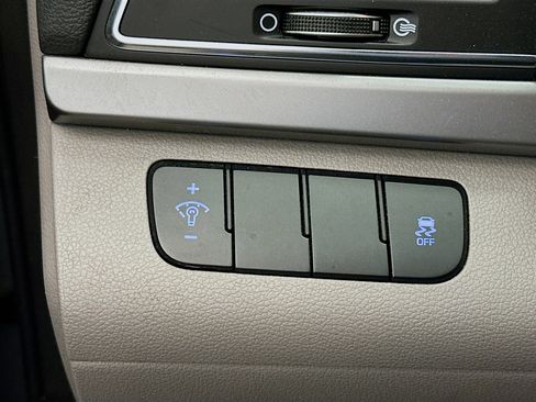 Used 2017 Hyundai Elantra SE FWD image 17