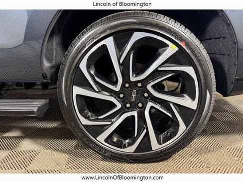 New 2026 Lincoln Navigator Reserve AWD/4WD image 27