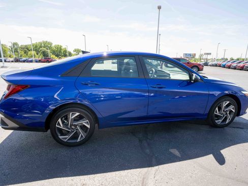 Used 2025 Hyundai Elantra SEL FWD image 6