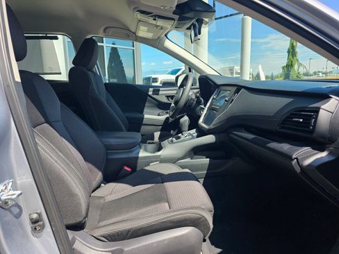 Used 2025 Subaru Outback AWD/4WD image 11