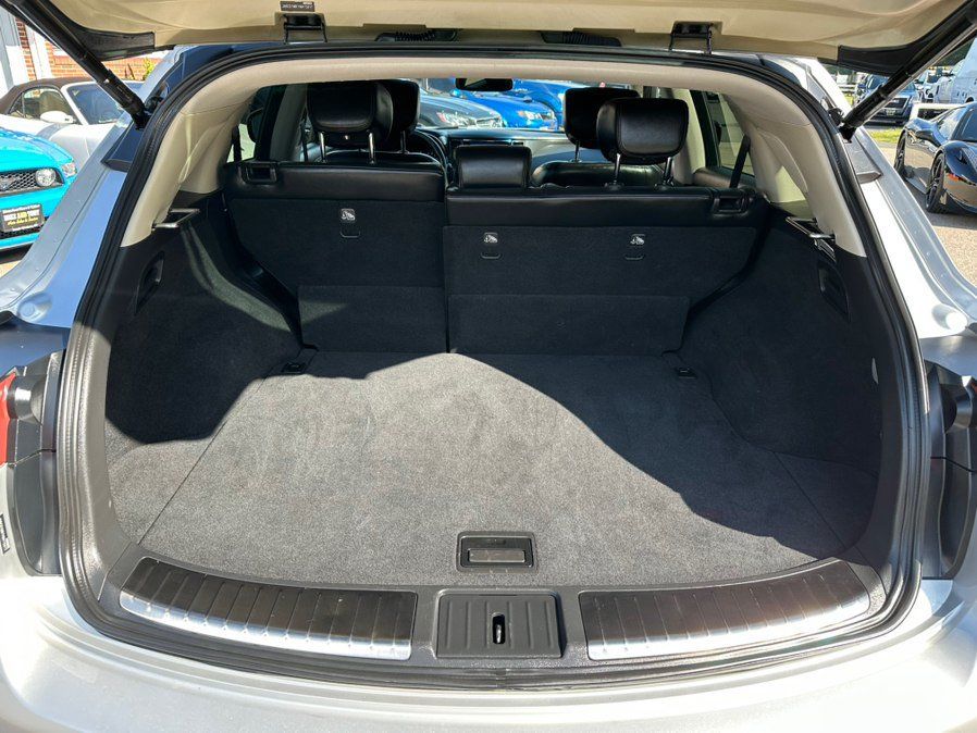 Used 2017 INFINITI QX70 AWD w/ Premium Package image 30