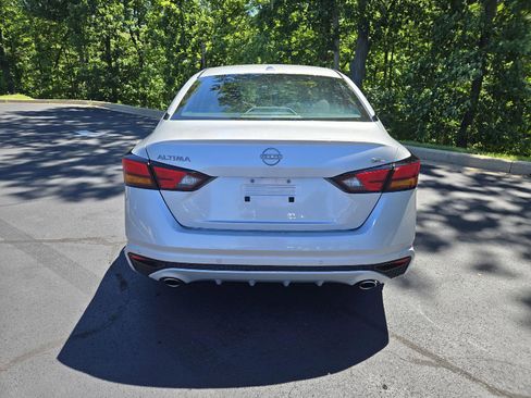 Used 2025 Nissan Altima 2.5 SL FWD image 8
