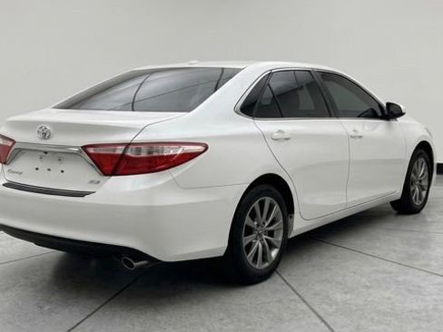 Used 2017 Toyota Camry SE FWD image 5