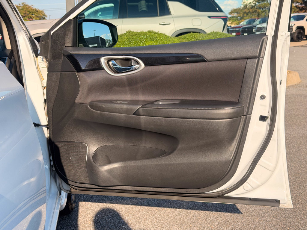 Used 2017 Nissan Sentra SV w/ Style Package FWD image 13