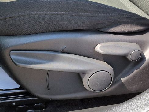 Used 2024 Jeep Compass Sport image 9