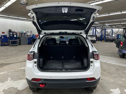 Used 2022 Jeep Compass Trailhawk w/ Trailhawk Convenience Group image 5