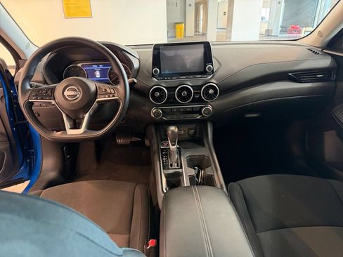 Used 2025 Nissan Sentra SV FWD image 32