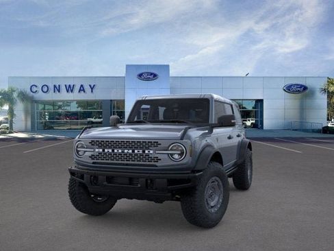 New 2025 Ford Bronco Badlands image 2