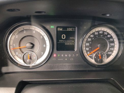 Used 2017 RAM 1500 ST RWD image 23