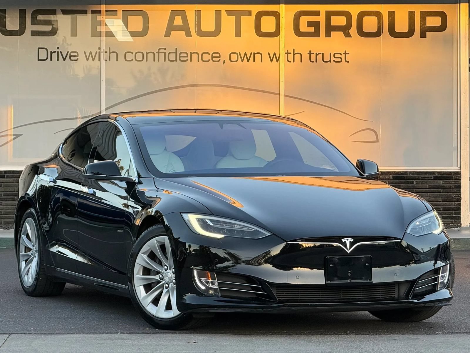 Used 2017 Tesla Model S 75D AWD/4WD image 3