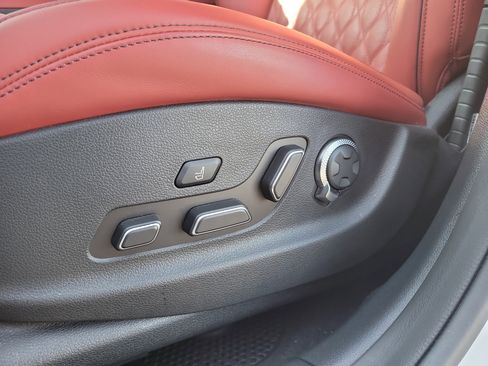 Used 2025 Genesis GV70 3.5T Sport w/ Sport Prestige Package image 18