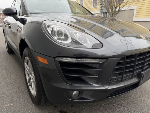 Used 2018 Porsche Macan AWD/4WD image 12