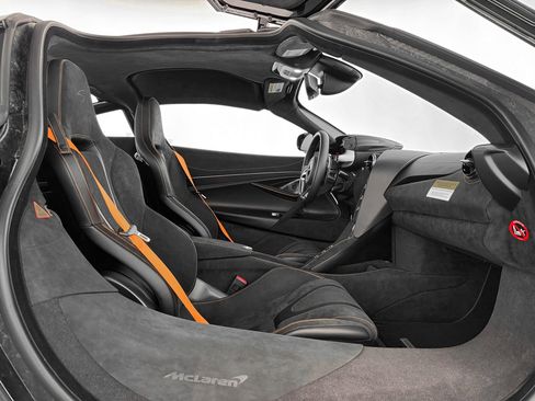 New 2026 McLaren 750S image 24