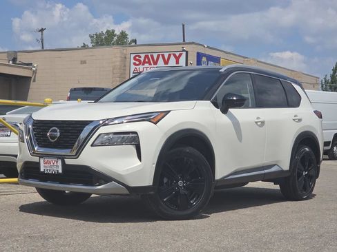 Used 2021 Nissan Rogue Platinum AWD/4WD image 2