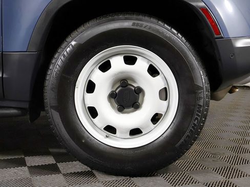 Used 2023 Land Rover Defender 90 S image 87