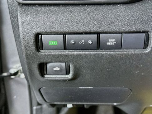 Used 2024 Nissan Sentra S FWD image 17
