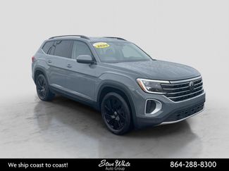 Certified 2025 Volkswagen Atlas SE w/ Panoramic Sunroof Package video 1
