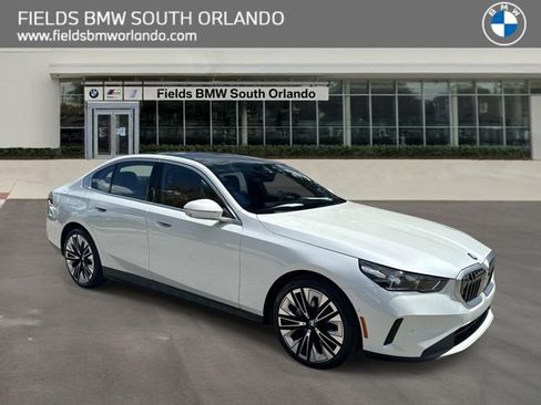 Used 2026 BMW 530i RWD image 1