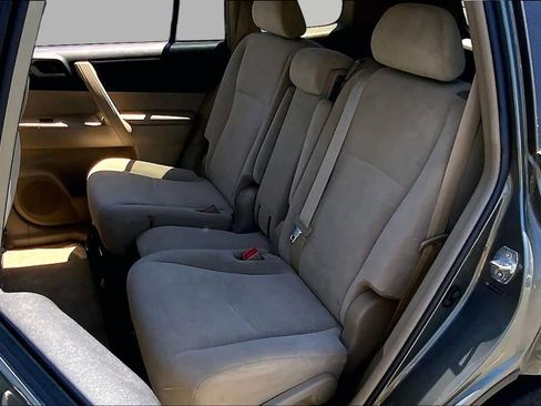 Used 2011 Toyota Highlander 4WD w/ Tech Pkg image 20