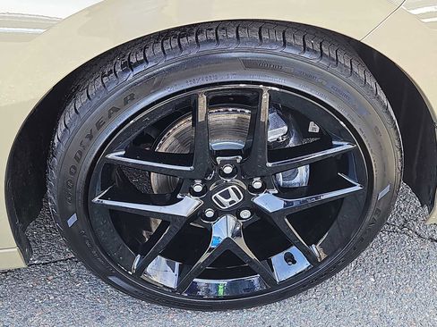 Used 2025 Honda Civic Sport image 9