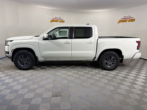 New 2025 Nissan Frontier SV w/ SV Convenience Package image 2