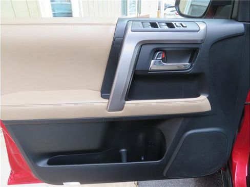 Used 2015 Toyota 4Runner SR5 image 29