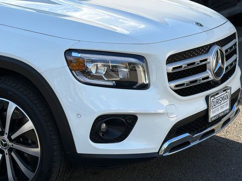 Used 2022 Mercedes-Benz GLB 250 4MATIC image 5