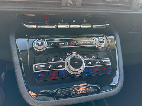 Certified 2020 Lincoln Corsair AWD w/ Premium Package image 17