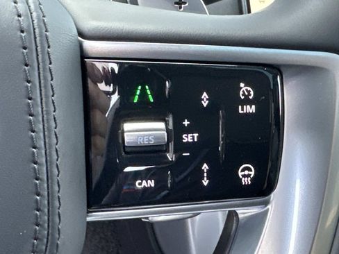 Certified 2025 Land Rover Range Rover Autobiography AWD/4WD image 30
