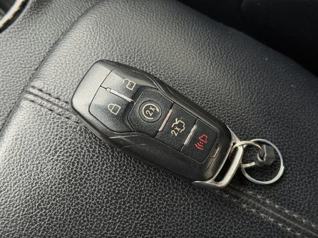 Used 2016 Ford Mustang Premium RWD image 32