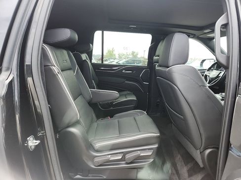 Used 2022 Cadillac Escalade ESV Sport w/ Touring Package AWD/4WD image 9