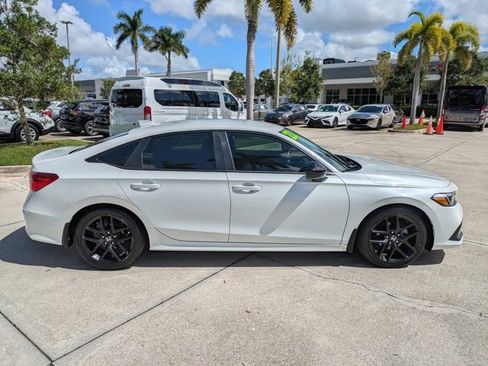 Used 2022 Honda Civic Sport image 3