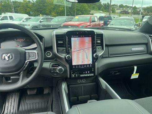 New 2026 RAM 1500 Big Horn AWD/4WD image 8