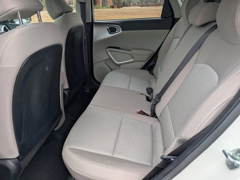 Used 2024 Kia Soul LX image 13