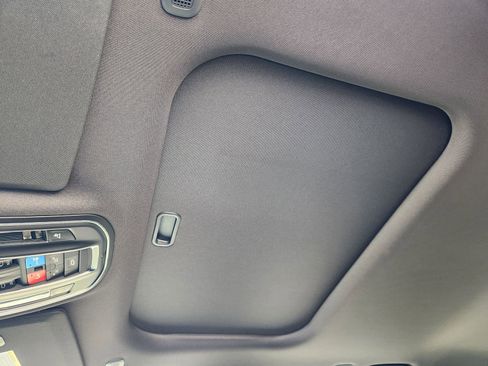 New 2025 Jeep Grand Cherokee Altitude image 17